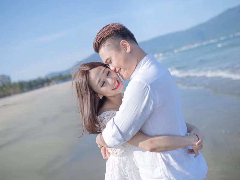 Vũ Duy Khánh chia sẻ, việc đăng ký kết hôn lại không quan trọng bằng việc hai người sống với nhau ra sao.