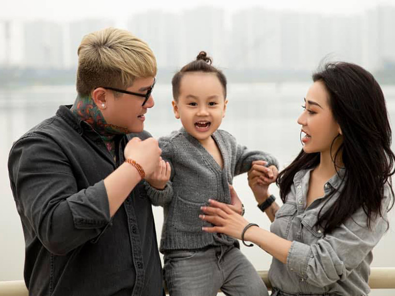 Người hâm mộ chúc mừng Vũ Duy Khánh và Tiên Moon tái hợp sau 2 năm đường ai nấy đi.