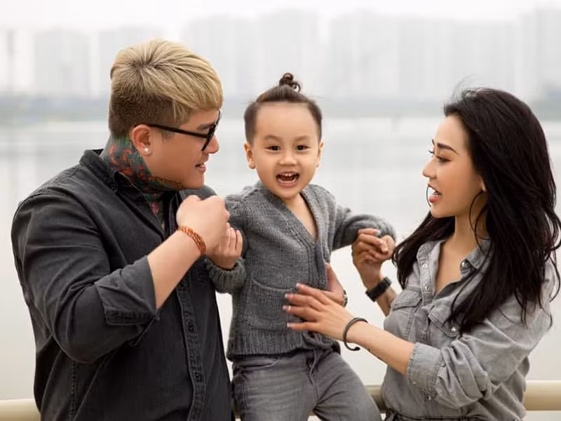 Người hâm mộ chúc mừng Vũ Duy Khánh và Tiên Moon tái hợp sau 2 năm đường ai nấy đi.