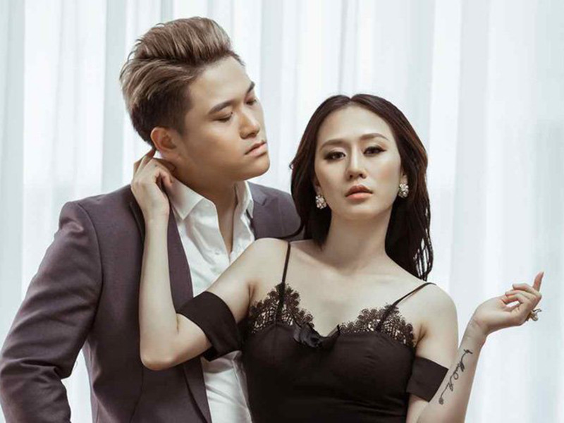 Sau 2 năm đường ai nấy đi, Vũ Duy Khánh tái hợp DJ Tiên Moon. Nam ca sĩ chia sẻ trên Ngôi sao, anh rất hạnh phúc khi vợ đồng ý quay lại.