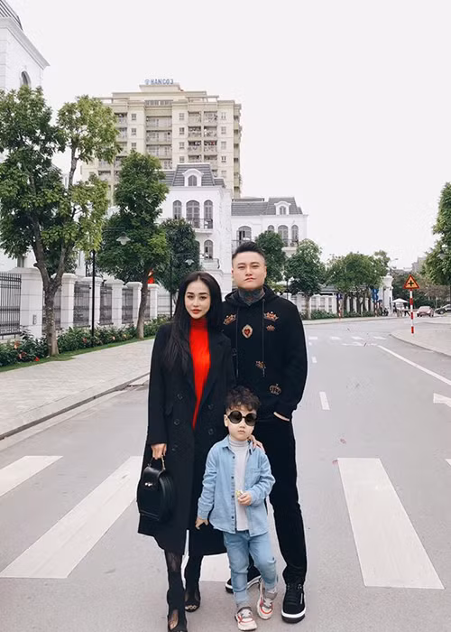 Sau lần gặp đó, Vũ Duy Khánh bắt đầu liên lạc và tìm hiểu DJ Tiên Moon.