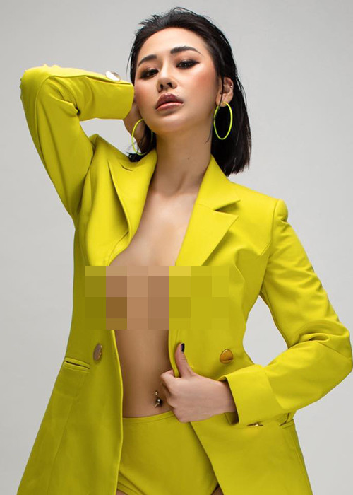 Tiên Moon được nhận xét sở hữu ngoại hình khá giống với nữ DJ Hàn Quốc - Soda.