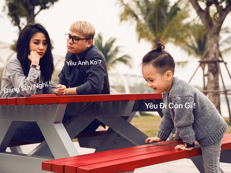 Tháng 10/2015, cặp đôi tổ chức đám cưới ở Hà Nội. Ngay trong hôn lễ, Vũ Duy Khánh hát tặng Tiên Moon ca khúc do anh sáng tác "Vợ tuyệt vời nhất".