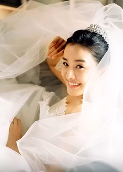 Eun Hye mang thai con chỉ sau 3 tháng kết hôn nhưng bị sảy thai không lâu sau đó.