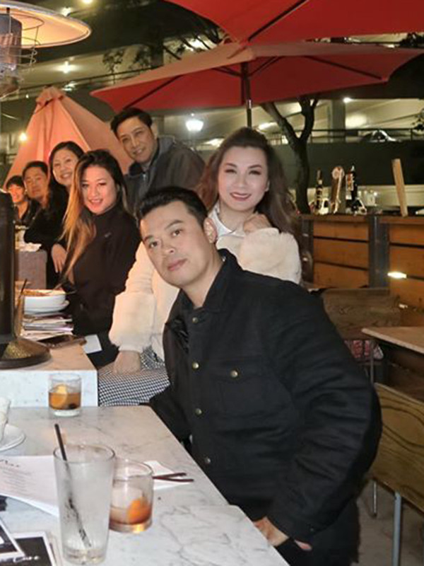 Phương Trinh vẫn trẻ trung, quyến rũ dù từng 3 lần sinh nở. Bởi vậy, khi cô khoe từng được trai lạ kém 24 tuổi tán tỉnh, fan không quá bất ngờ.