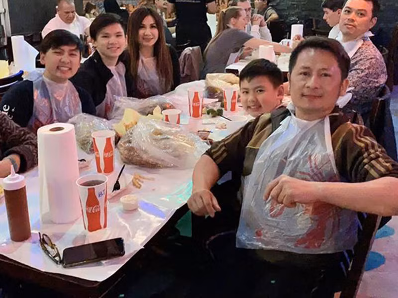 Tommy còn giữ mối quan hệ tốt với Bằng Kiều.