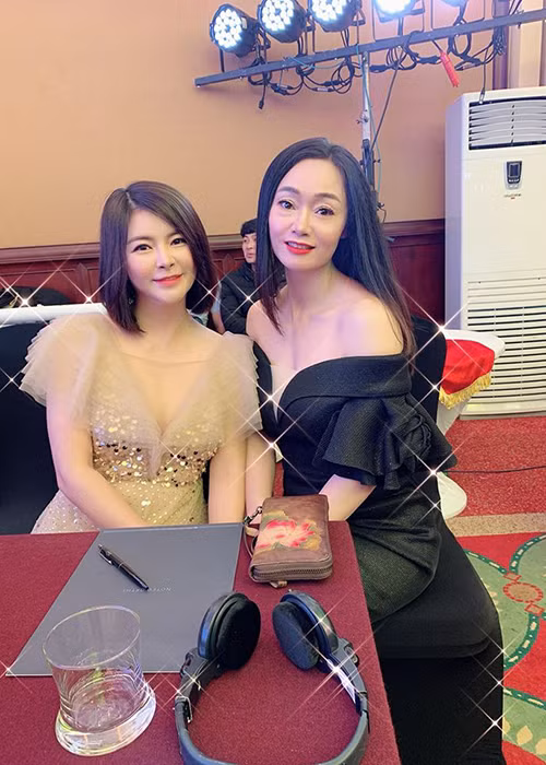 Trong phim, nhân vật Linh đang xen vào cuộc sống của đôi vợ chồng Luân - Ngân đã đi qua hơn 20 năm gắn bó.