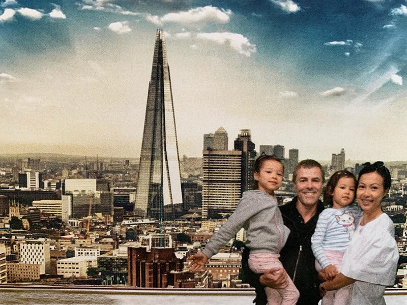 Chồng Ngô Mỹ Uyên đi làm và mua thức ăn còn người đẹp ở nhà lo hết việc nhà vì mùa dịch, người giúp việc không thể đến. Tuy nhiên, Mỹ Uyên không ngại công việc nội trợ. Ảnh: Vietnamnet