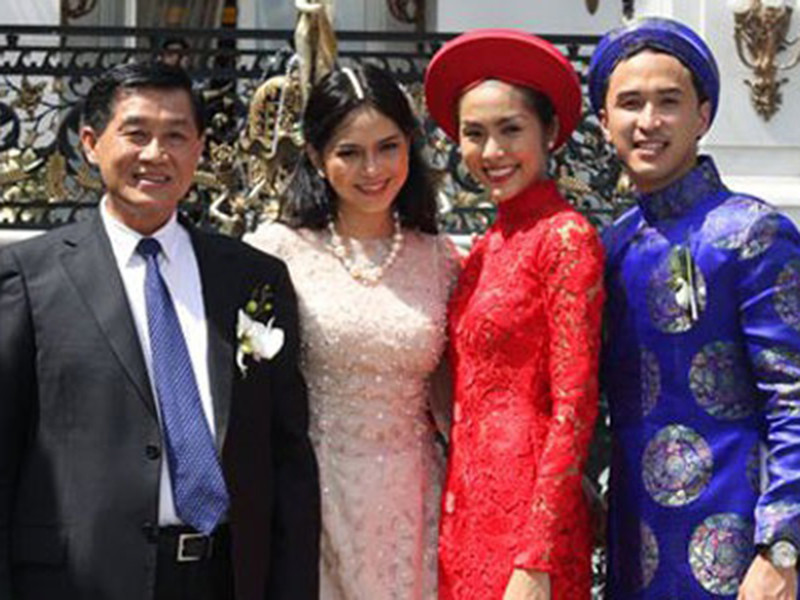 Tăng Thanh Hà về làm dâu nhà doanh nhân Johnathan Hạnh Nguyễn từ năm 2012. Chồng của Hà Tăng là Louis Nguyễn. Cả hai hẹn hò 2 năm trước khi tổ chức đám cưới. Ảnh: Zing