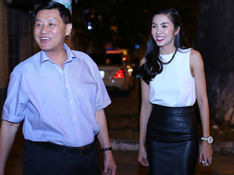 Thông tin bố chồng của Tăng Thanh Hà - doanh nhân Johnathan Hạnh Nguyễn ủng hộ 30 tỷ chống Covid-19 và giúp đỡ người dân miền Tây vượt hạn mặn thu hút nhiều sự chú ý của công chúng. Ảnh: Vietnamnet