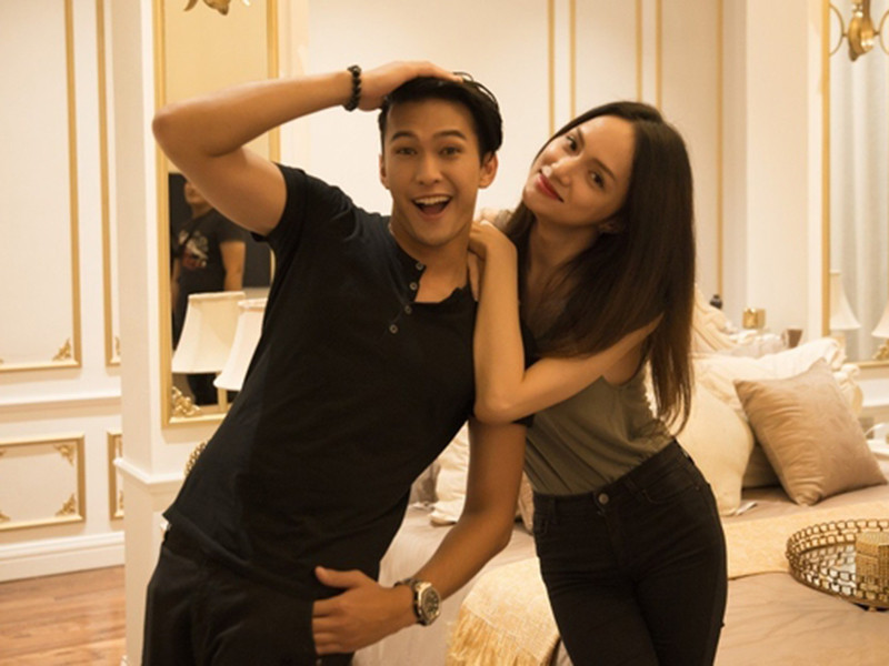 “Khi Giang có một dự án cần diễn viên, chị Lukkade nói ‘A, Philip rất phù hợp’, nên qua đây Giang cũng nhắc lại là chị nhớ đưa Philip đến gặp em nha”, Hương Giang chia sẻ. Ảnh: Yan