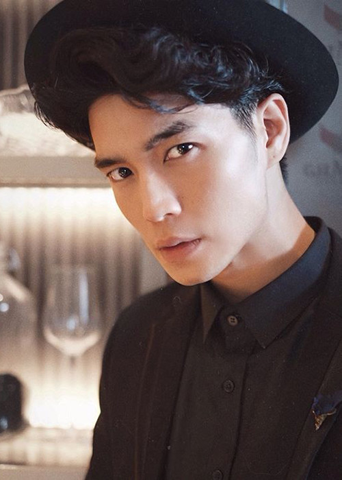 Huy Trần từng được Hương Giang chọn hẹn hò trong chương trình "Người ấy là ai". Tuy nhiên, thời điểm đó, anh đã có người yêu. Bạn gái của Huy Trần là Thảo Nhi.