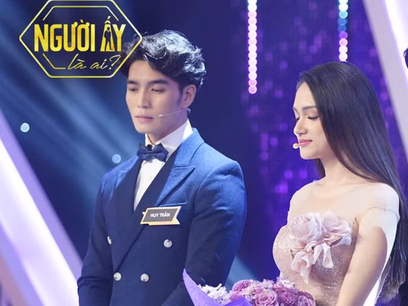 2 my nam bi don hen ho Huong Giang Idol la ai?