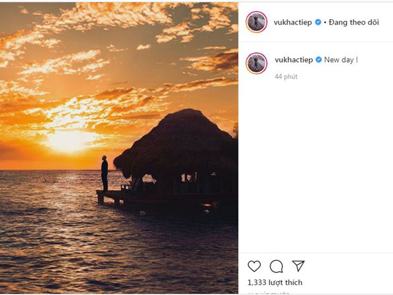 Ông bầu của Ngọc Trinh đăng tải hình ảnh trên biển kèm lời chú thích: "New day" (Tạm dịch: Ngày mới).