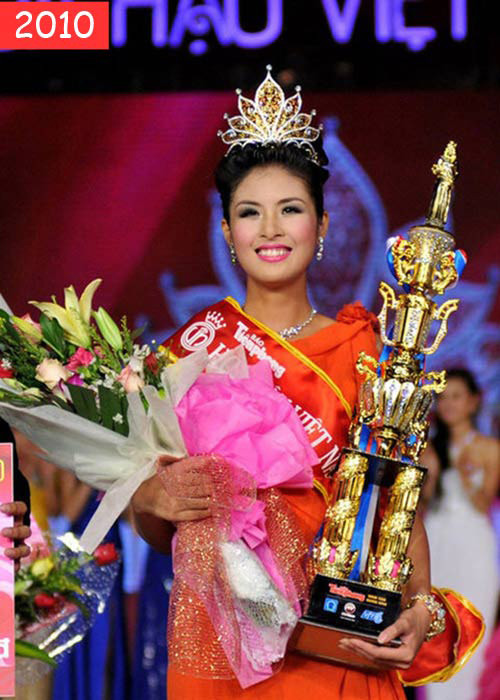 Năm 2010, Ngọc Hân đăng quang Hoa hậu Việt Nam. Ngày ấy, cô bị chê kém sắc. Ảnh: Đất Việt