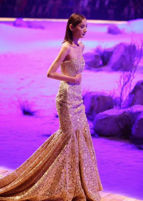 Năm 2014, Lê Thúy gần như ngất xỉu trong một show diễn của NTK Đỗ Mạnh Cường. Có người đồn đoán trò cưng của Đỗ Mạnh Cường bị chơi ngải.