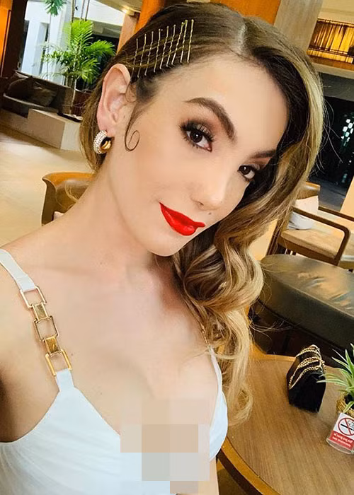 Me met vong mot tre nai goi cam cua tan Hoa hau Chuyen gioi Quoc te