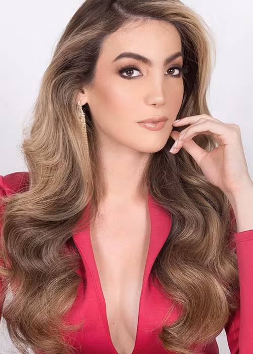 Valentina là thí sinh Mexico thứ hai đăng quang trong lịch sử Hoa hậu Chuyển giới Quốc tế.