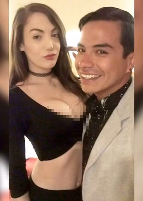 Đại diện Mexico khoe đường cong bốc lửa bên bạn trai Kenny. Tính đến nay, cả hai hẹn hò đã được 3 năm.