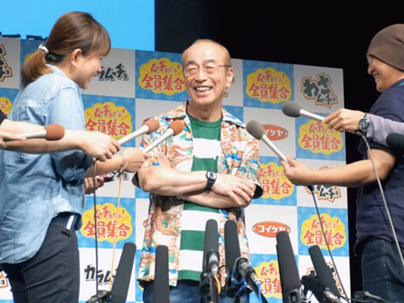 Trước khi qua đời vì Covid-19, vua hài ghi hình cho một số chương trình truyền hình đang lên sóng và từng dự kiến đóng phim vào tháng 4 tới đây. Ảnh: Thời đại plus