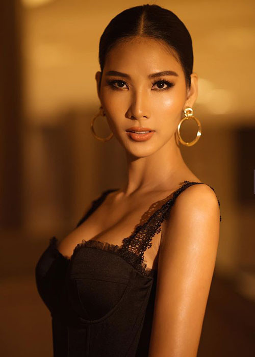 Nàng á hậu lột xác gợi cảm sau khi chuyện tình tan vỡ.