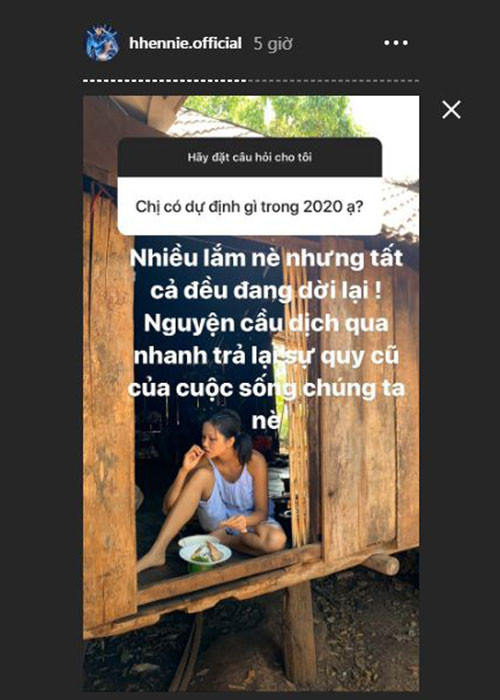 Top 5 Hoa hậu Hoàn vũ Thế giới 2018 cho biết, cô có nhiều dự định trong năm nay nhưng vì Covid-19 nên tất cả đều bị hoãn lại.