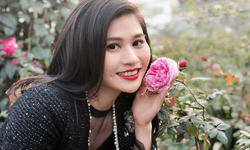 Hình ảnh phóng khoáng của MC thời sự Minh Trang ngoài đời Hinh anh phong khoang cua MC thoi su Minh Trang ngoai doi