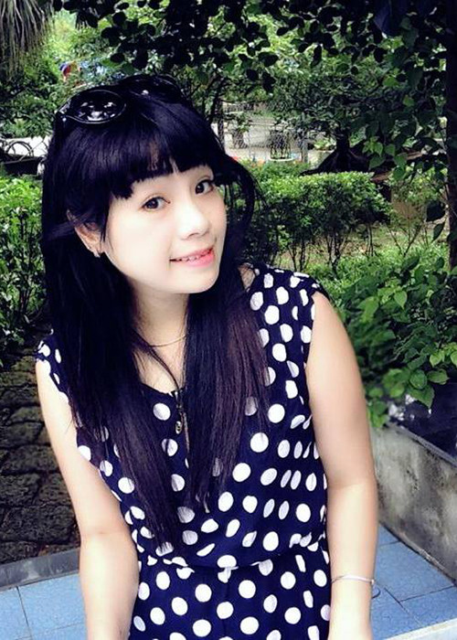 Ca sĩ Ngọc Khuê kết hôn ở tuổi 23 và sinh con trai năm 2007.