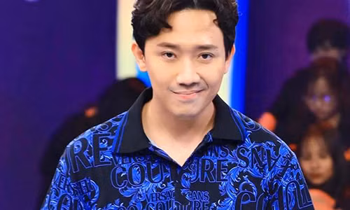 Tran Thanh hua se tang qua cho tinh nguyen vien noi cach ly