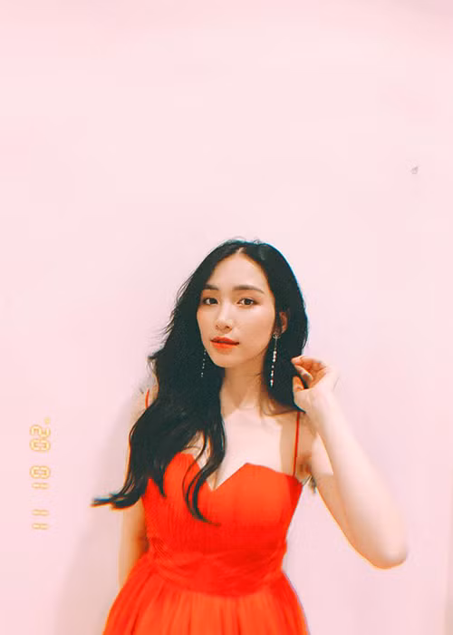 Hòa Minzy đầu tư bất động sản chẳng may gặp mùa dịch bệnh khiến nữ ca sĩ phải bán đi gấp.