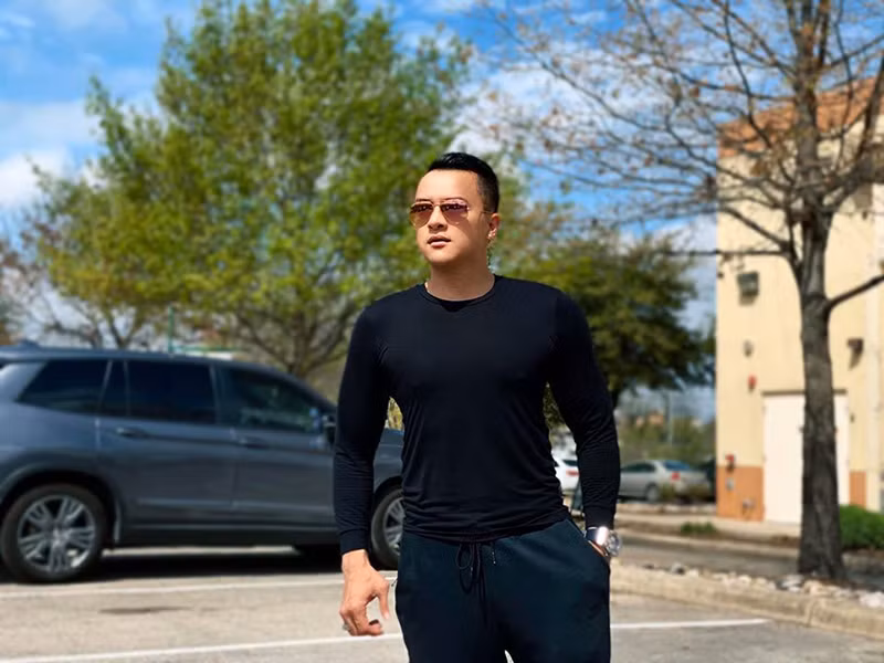 Nam ca sĩ Cao Thái Sơn lại quyết định cho thuê căn hộ ở Đà Nẵng. Mời quý độc giả xem video "Hàng loạt quán hàng đóng cửa sau nghị định 100 và dịch Covid-19". Nguồn VTC14