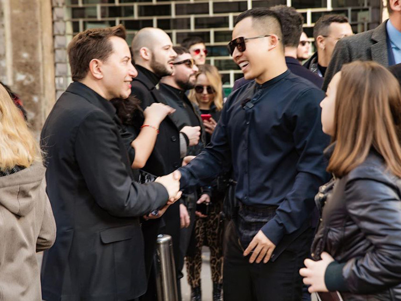 Vũ Khắc Tiệp đã lưu lại thành phố Milan trong khoảng thời gian 21-24/2 để tham dự show diễn của một số thương hiệu thời trang như Dolce &amp; Gabbana, Moschino... Sau ngày 24/2, Vũ Khắc Tiệp đã rời khỏi Milan và tiếp tục du lịch châu Âu. Sau khi trở về TP.HCM, Vũ Khắc Tiệp không bị buộc cách ly tập trung 14 ngày như Châu Bùi.