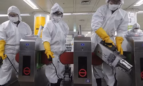 Mot nguoi phu nu Viet o Han Quoc mac Covid-19: Chong va con co bi lay?