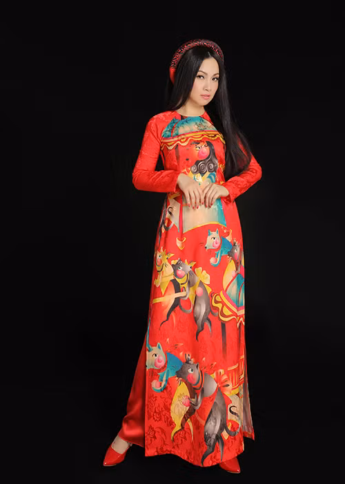 Sắp tới, cô sẽ đóng vở kịch "Đại hội minh tinh kỳ" tại hải ngoại. Diễn cặp với Hà Phương là Lương Thế Thành và Minh Luân.