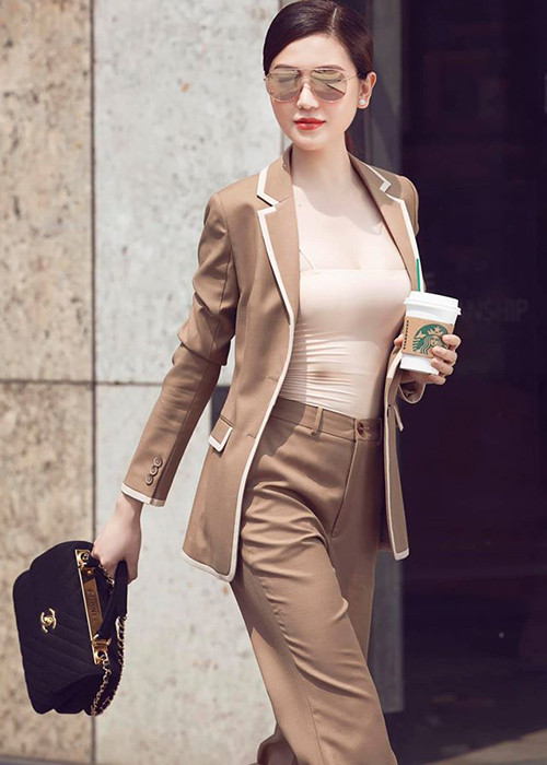 Chân dài đến từ Vũng Tàu sinh con gái đầu lòng vào tháng 5/2018.