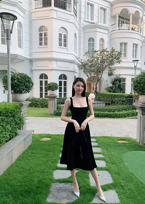 Gần đây, loạt ảnh chồng của Ngọc Duyên không còn xuất hiện trên trang cá nhân của người đẹp.