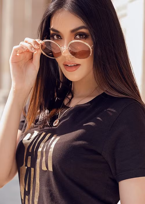 Nhan sắc của Lan Khuê được khen mặn mà sau khi sinh con.