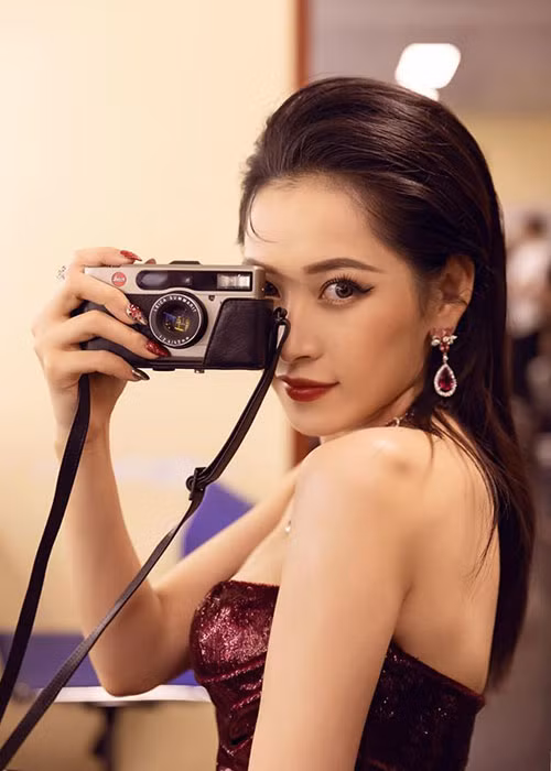 Trong vài năm trở lại đây, Chi Pu xây dựng hình ảnh gợi cảm sau một thời gian dài mặc kín đáo.