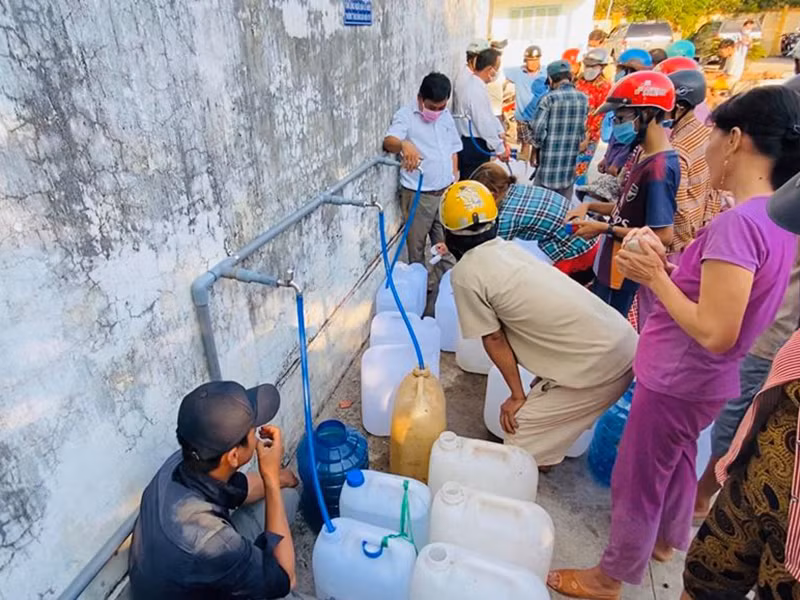 Hình ảnh trạm cấp nước đầu tiên trong dự án từ thiện của Thủy Tiên.