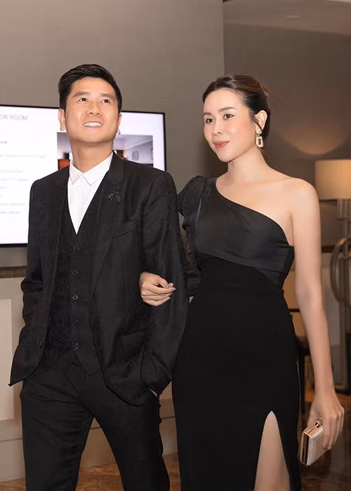 Hồ Hoài Anh thường xuyên tháp tùng Lưu Hương Giang.