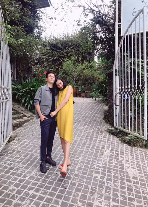 Lê Thúy luôn ủng hộ chồng hoạt động nghệ thuật.