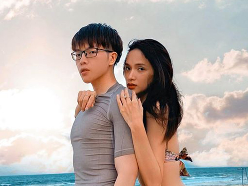 Khi Hương Giang tiết lộ Đức Phúc chính là chàng trai bí ẩn, nhiều khán giả bất ngờ vì không ngờ nam ca sĩ có body vạm vỡ.