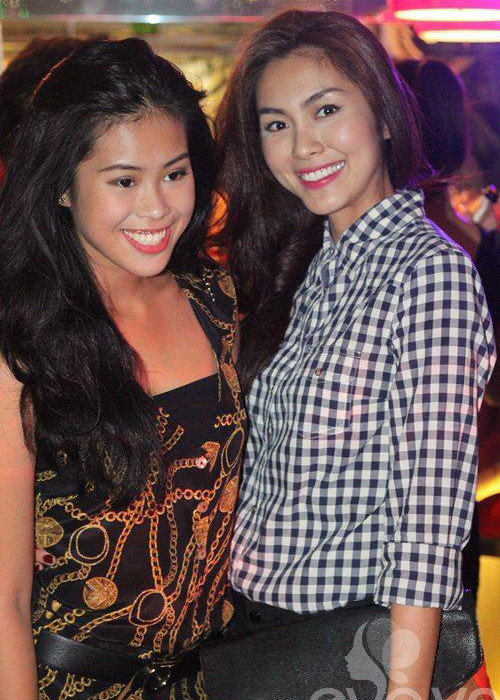 Mỗi dịp gặp gỡ, Tăng Thanh Hà và em chồng luôn vui vẻ bên nhau. Ảnh: Eva