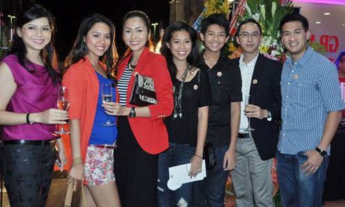 Cặp chị dâu em chồng Hà Tăng - Tiên Nguyễn còn có phong cách thời trang sành điệu. Ảnh: Zing