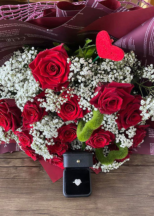 Chiếc nhẫn vừa là quà 8/3 vừa để mừng sinh nhật Ngọc Duyên.