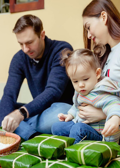 Nữ diễn viên không phải làm dâu. Ngoài ra, cô may mắn khi được bố mẹ chồng yêu thương.