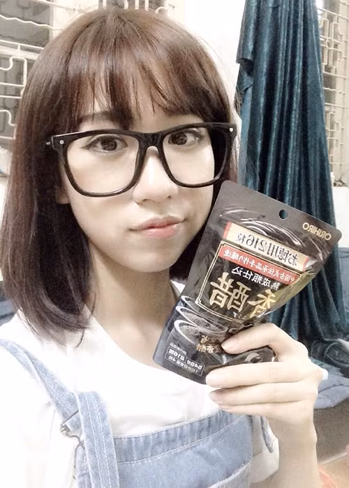 Hơn 9 năm sống và học tập tại Đức, nữ ca sĩ "Ghen Cô Vy" tốt nghiệp một trường đại học.