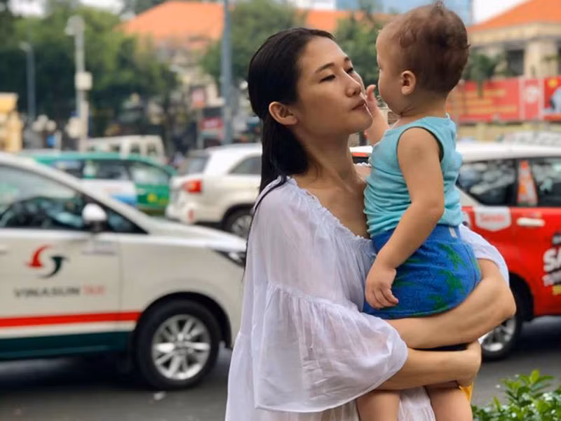 Kha Mỹ Vân sinh con trai đầu lòng vào đúng ngày sinh nhật.