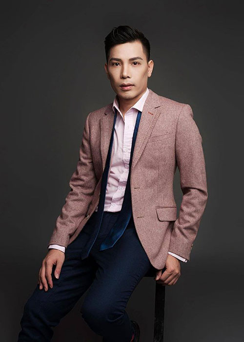 Minh Beta nhạy bén trong kinh doanh. Theo Tiền Phong, sau khi nhận tấm bằng thạc sĩ từ ĐH Harvard trở về nước, anh dùng số tiền nhờ bán chuỗi cafe bánh ngọt Doco Donuts, một ít tiền để dành khi còn làm việc ở Singapore và vay mượn người thân, bạn bè để tất tay mở cụm rạp chiếu phim Beta Cineplex.