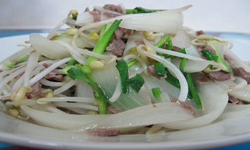 2 loai rau ngam nhieu hoa chat, thuoc tru sau nhat nhung nha nao cung chuong